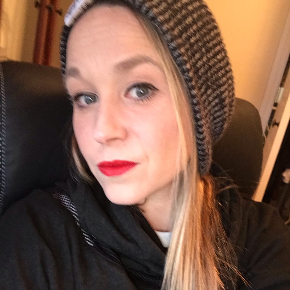 Meet your Posher, Eelizabeth